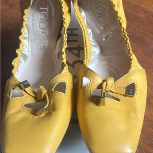 Tod's Yellow Leather Women's Shoes